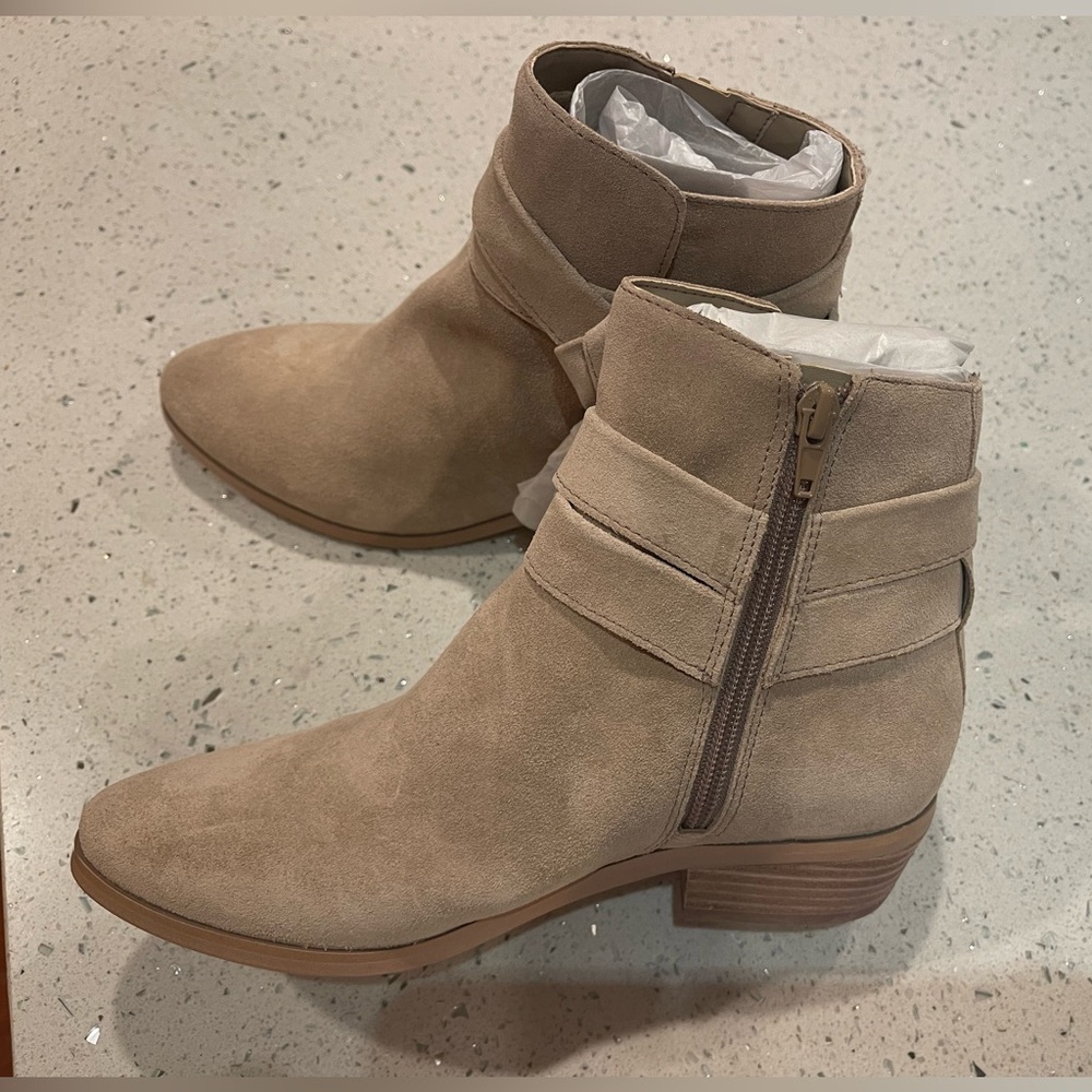 GUESS SHOES 6.5